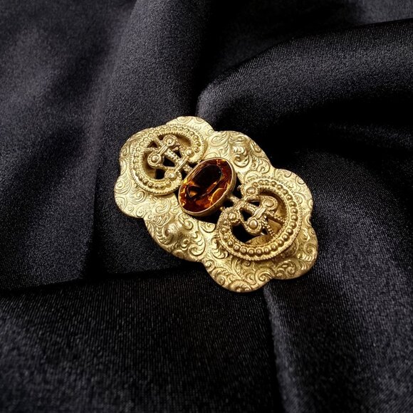 Antique Victorian Ornate Gold-Tone Brooch With Amber Glass Gemstone & Intricate - Picture 3 of 6